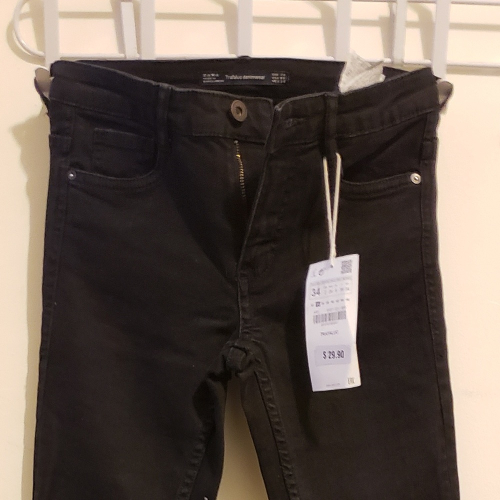 NWT  ZARA Black jeans